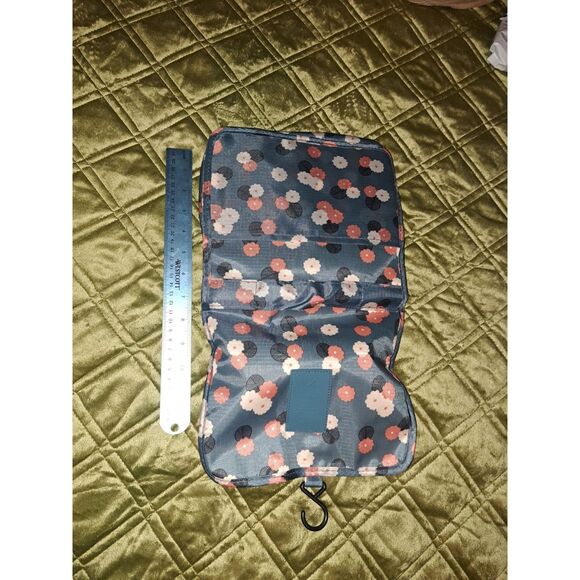 NEW Tri-fold Toiletry Travel Bag with plastic bottles and waterproof shower bag - Picture 10 of 11